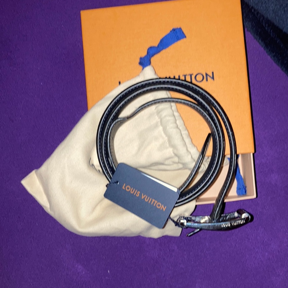 Louis Vuitton reversible belt